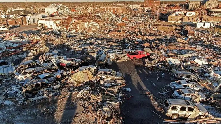 Imágenes de la destrucción en Kentucky. EFE