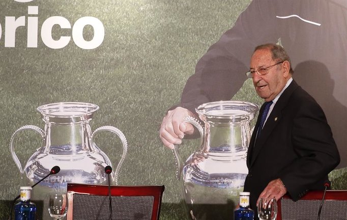 El exjugador del Real Madrid, Francisco Gento en un acto en Madrid en 2016. EFE/Javier Lizón/Archivo
