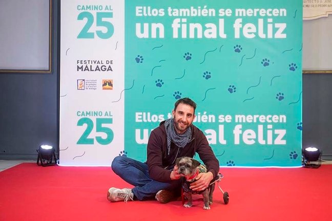Málaga (España) 28/12/2021 El acto y cómico Dani Rovira, participa en la campaña “Ellos también se merecen un final feliz” en el Teatro Cervantes, y que se enmarca en la 25 edición del Festival de Málaga.Foto: Daniel Pérez / Teatro Cervantes
