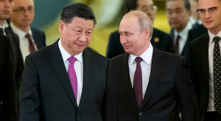 El presidente de China, Xi Jinping, a la izquierda, y el presidente Vladimir Putin de Rusia en 2019. Los dos líderes se han acercado, en gran parte debido a un deseo compartido de socavar el dominio global estadounidense.Credit...Foto de consorcio de Alexander Zemlianichenko