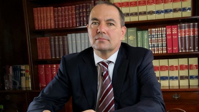 El abogado, Fernando Pamos de la Hoz.