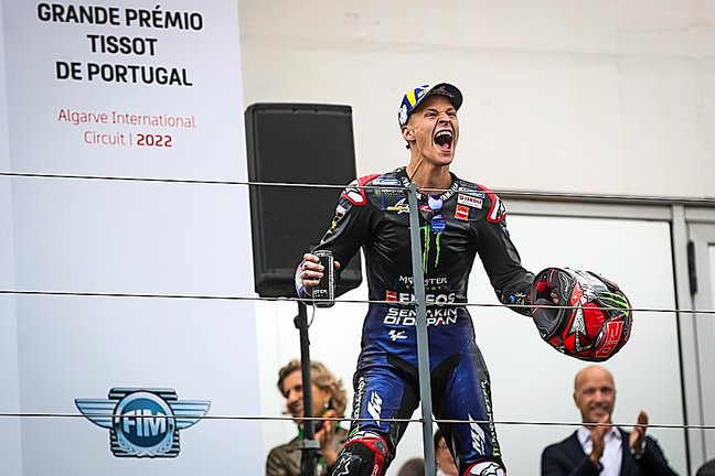 Fabio Quartararo celebra su victoria en el Gran Premio de Portugal. / EFE