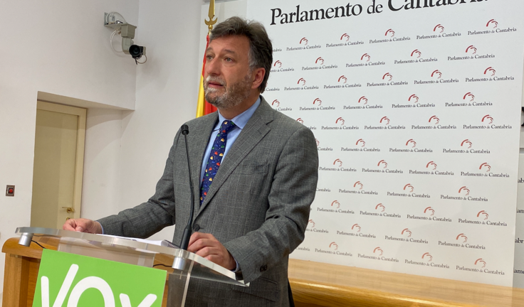 El Portavoz de VOX en el Parlamento de Cantabria, Cristóbal Palacio. / ALERTA
