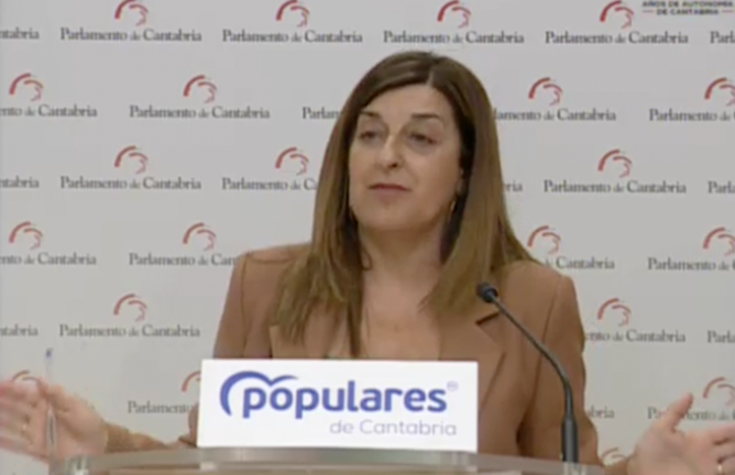 La presidenta del PP, María José Sáenz de Buruaga durante la rueda de prensa. / ALERTA