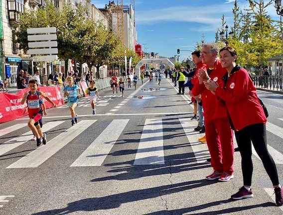 Casi mil personas participan en la carrera 'Ponle freno' en Santander, en favor de las víctimas de accidentes de tráfico.