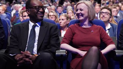 El ministro de Hacienda británico, Kwasi Kwarteng, y la primera ministra, Liz Truss, juntos en el congreso anual del Partido Conservador - Stefan Rousseau/PA Wire/dpa