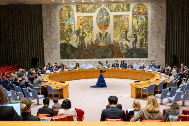 Fotografía cedida por la ONU donde se muestra el pleno del Consejo de Seguridad durante una reunión sobre Ucrania hoy en la sede del organismo internacional en Nueva York. EFE/Eskinder Debebe/ONU