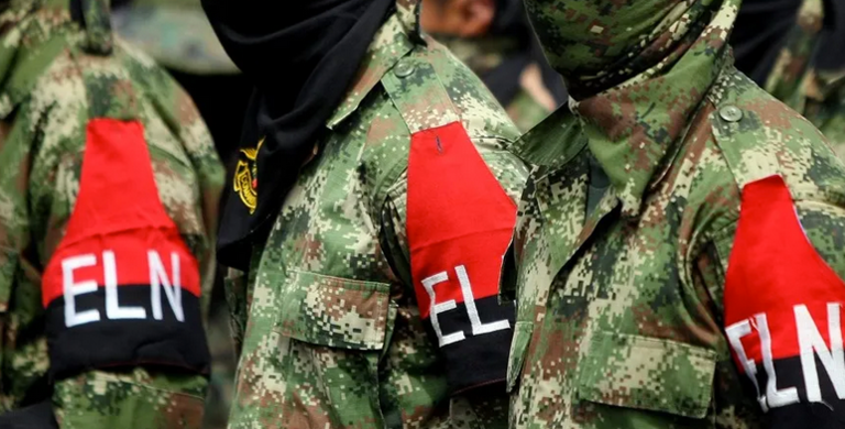 Miembros desmovilizados del Frente de Guerra Suroccidental del ELN. Imagen de archivo. EFE/Christian Escobar Mora