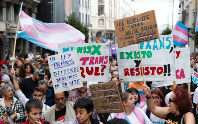 Manifestación a favor de la Ley Trans, en una imagen de archivo. EFE/Javier López