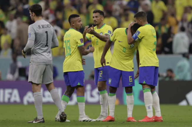 La selección brasileña, durante el partido ante Serbia. EFE/Antonio Lacerda