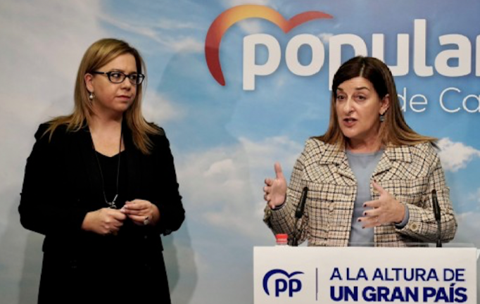 María José Sáenz de Buruaga acompañada acompañada por la diputada nacional Elena Castillo. / ALERTA