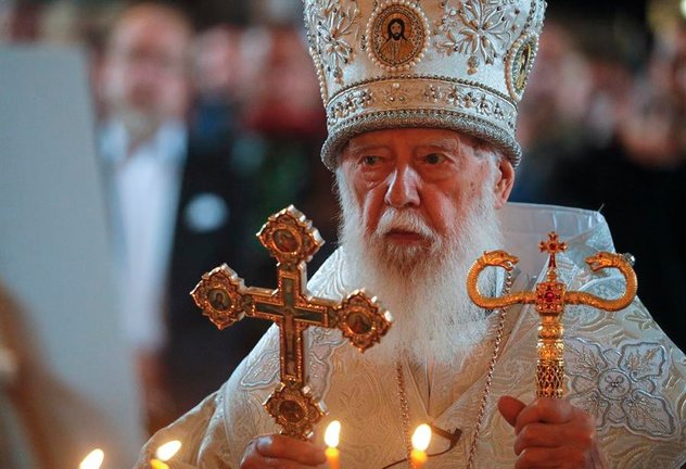 El patriarca Filaret, primado de la Iglesia Ortodoxa Ucraniana del Patriarcado de Kyiv, encabeza un funeral en la Catedral de St. Volodymyr en Kiev el 5 de agosto de 2022. EFE/EPA/SERGEY DOLZHENKO