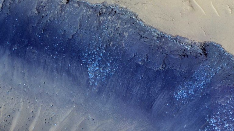 Imagen de deslizamientos de tierra en Cerberus Fossae, Marte NASA/JPL-CALTECH/UNIVERSITY OF ARIZONA