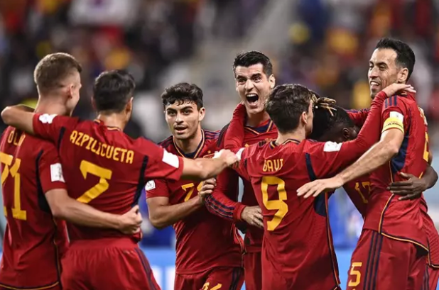 La selección española celebra el gol de Álvaro Morata ante Japón en la fase de grupos del Mundial de Catar.
- Fabio Ferrari/LaPresse via ZUMA / DPA