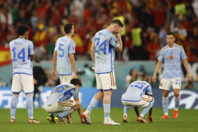Los jugadores de la selección española, tras ser eliminados en el Mundial. EFE/ Alberto Estevez