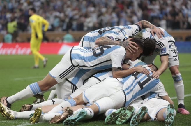 La celebración argentina tras marcar un gol. EFE