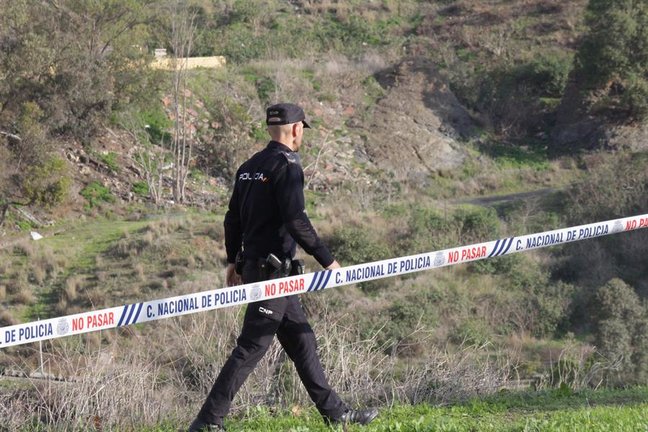 La Policía Nacional de Ceuta ha encontrado a primeras horas de la mañana de este lunes el cuerpo sin vida de un niño de 8 años cuya desaparición había sido denunciada unas horas antes en la Jefatura Superior de Policía. EFE/ Reduan