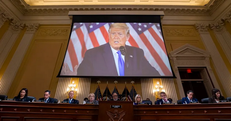 Imagen de archivo del expresidente de los Estados Unidos, Donald Trump durante una audiencia del comité selecto para investigar el ataque del 6 de enero al Capitolio de los Estados Unidos. EFE/Al Drago/Pool