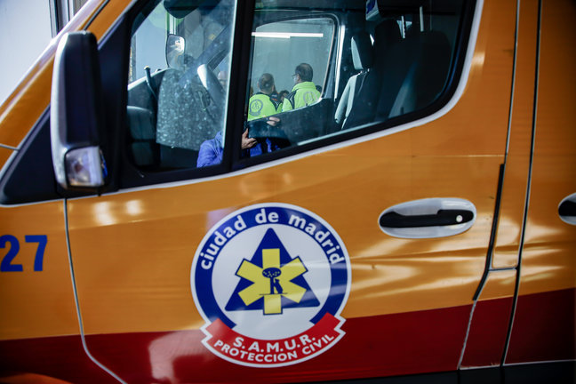 Una ambulancia en el exterior de la base de SAMUR-Protección Civil. Archivo. - Carlos Luján - Europa Press