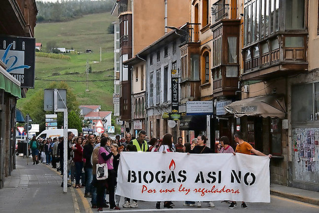 Manifestación contra la instalación de la planta de biogás. / A. del Saja