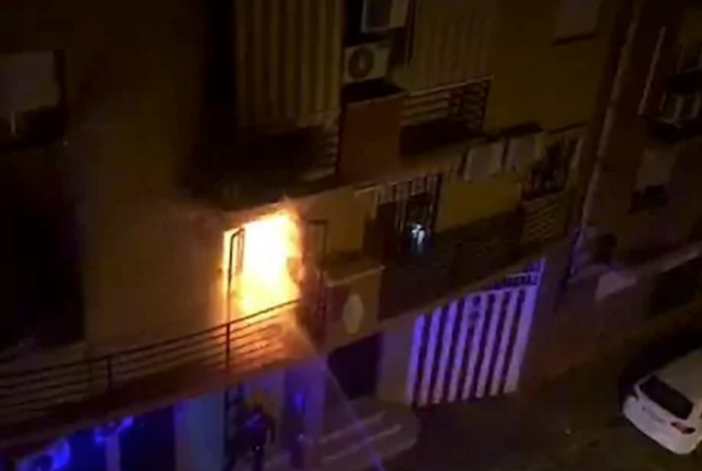 Incendio en el edificio de Villanueva de los Castillejo, Huelva.Emergencias 112