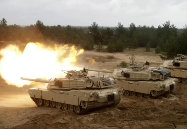 Vista de tanques Abrams de EE.UU., en una fotografía de archivo. EFE / Valda Kalnina