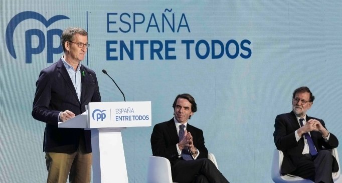 El presidente del Partido Popular, Alberto Núñez Feijóo, y los expresidentes del Gobierno José María Aznar y Mariano Rajoy, participan juntos en la 26 Intermunicipal del PP. E.P.