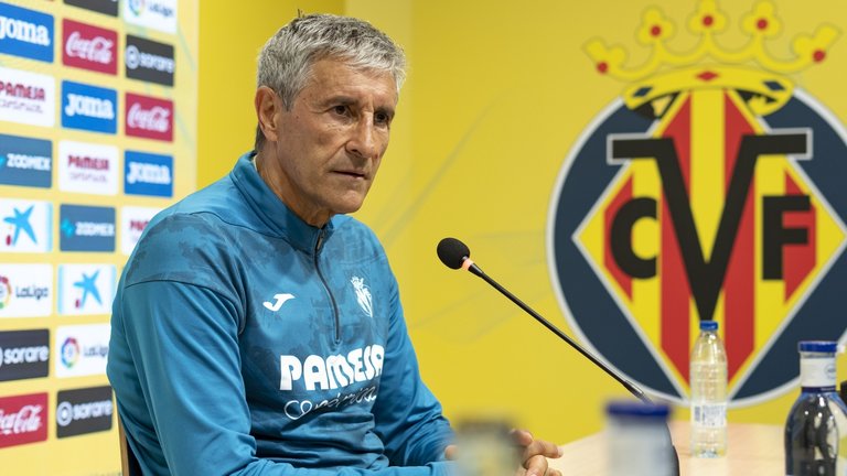 El entrenador del Villarreal CF, Quique Setién, en rueda de prensa . /  VILLARREAL CF