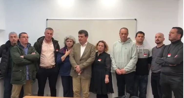 La diputada de Podemos, Mercedes Pérez Merino junto a los trabajadores de Aspla.