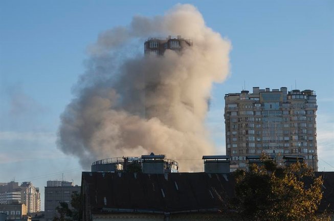 Uno de los bombardeos recientes por parte de Rusia en Ucrania. EFE / VADYM SARAKHAN