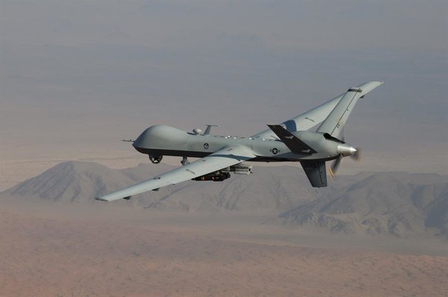 El dron MQ-9 Reaper, armado con municiones guiadas por láser GBU-12 Paveway II y misiles AGM-114 Hellfire, durante una misión de combate. EFE / Leslie Pratt