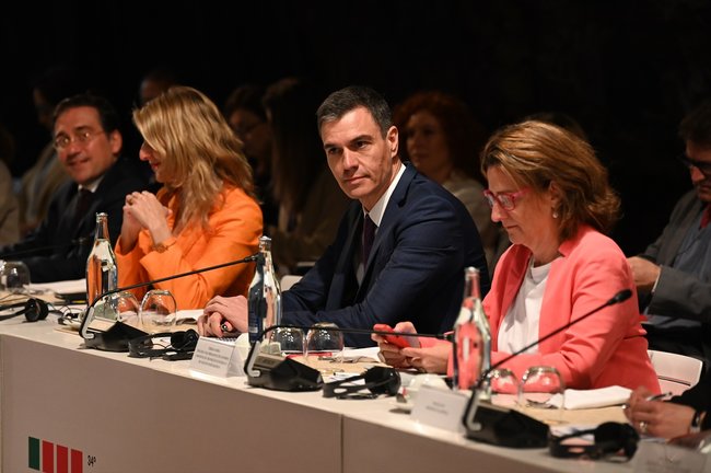 El presidente Pedro Sánchez (c), junto a varios ministros. EP / Alejandro Acuña