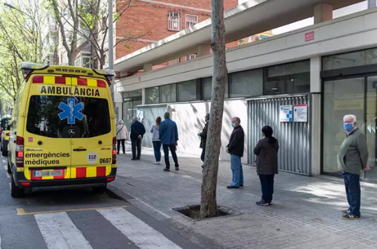 Ambulancia de Sistema de Emergencias Médicas (SEM) de la Generalitat de Cataluña, en Barcelona. / Pau Venteo