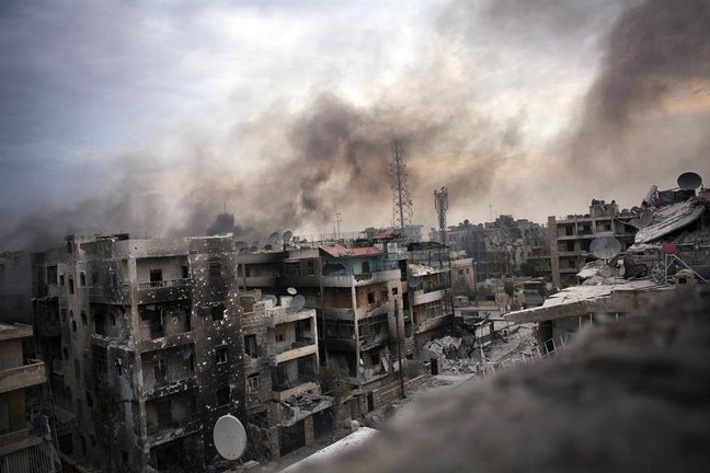 Edificios destruidos en 2012 en el distrito de Saif al Dawle, en la ciudad de Alepo (Siria). EFE / MAYSUN
