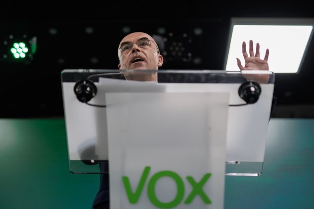 El portavoz del Comité de Acción Política de Vox, Jorge Buxadé. EP / Alejandro Martínez Vélez