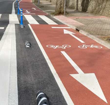 El Ayuntamiento mejora el asfaltado y el carril bici de la avenida del Faro. / AC