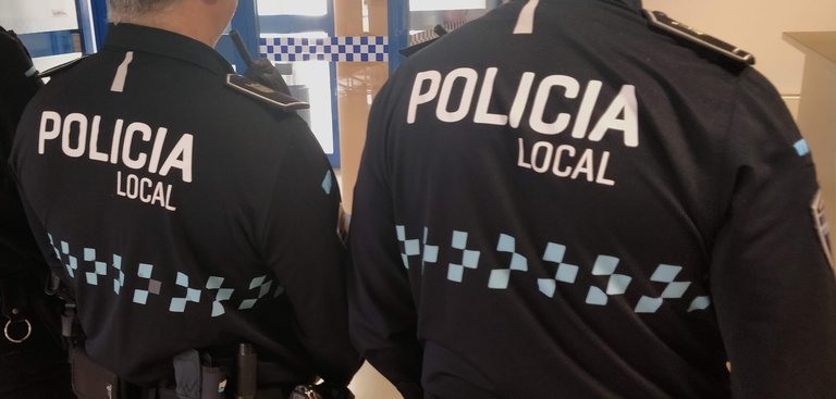 Dos agentes de la Policía Local. /  SPL