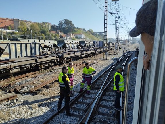 Incidencia en un tren que ha sufrido un conato de incendio antes de llegar a la estación de Santander
CEDIDA/EP
19/4/2023