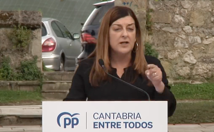Sáenz de Buruaga durante su intervención ayer en Camargo. / ALERTA