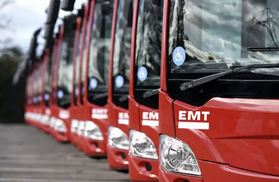 Autobuses de EMT de Valencia. / Jorge Gil