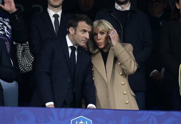 El presidente Emmanuel Macron y su esposa Brigitte asistieron al partido de la final de la Copa de Francia. EFE / CHRISTOPHE PETIT TESSON