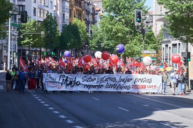 Manifestación del 1 de mayo en Santander. / CÉSAR ORTIZ
