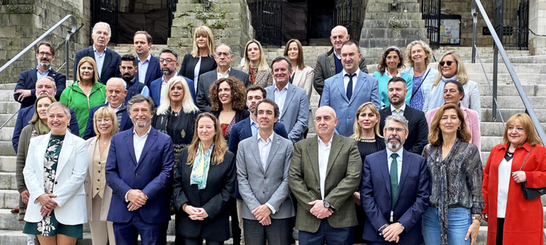 Miembros de Vox en la presentación de la lista del partido para las elecciones autonómicas en Cantabria. / ALERTA
