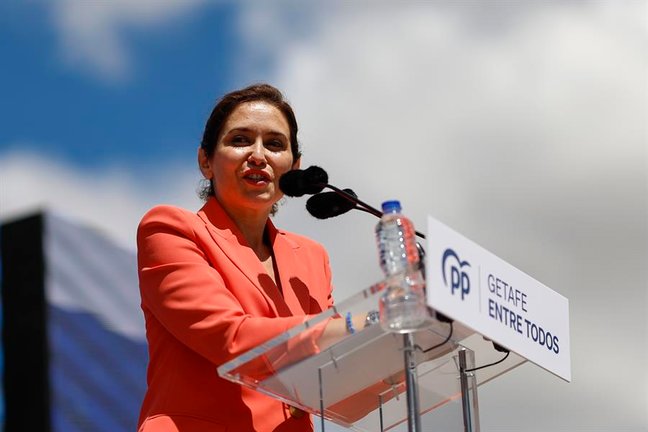 La presidenta de la Comunidad y candidata del PP a la reelección, Isabel Díaz Ayuso, durante un mitin de campaña.EFE / Rodrigo Jiménez