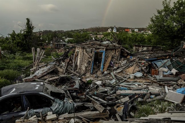 Parte de la destrucción que han dejado los bombardeos rusos en la región de Donetsk, en Ucrania. / OLEG PETRASYUK