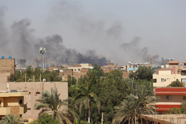 Imagen de archivo de los enfrentamientos en Jartum. EFE / STRINGER