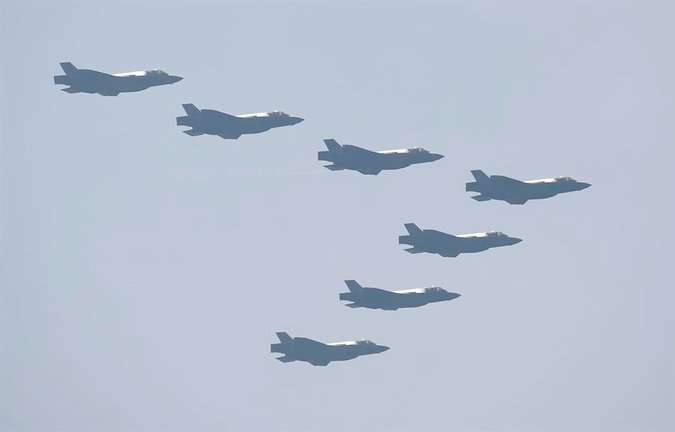 Una patrulla aérea de cazas F-35 A de Corea del Sur. EFE / JEON HEON-KYUN
