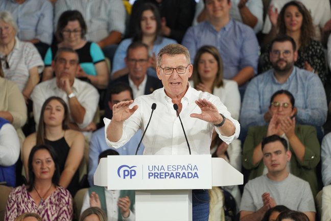El líder del PP, Alberto Núñez Feijóo, participa en la Junta Directiva del PPdeG para reconocer la labor del 28M. EP / Álvaro Ballesteros
