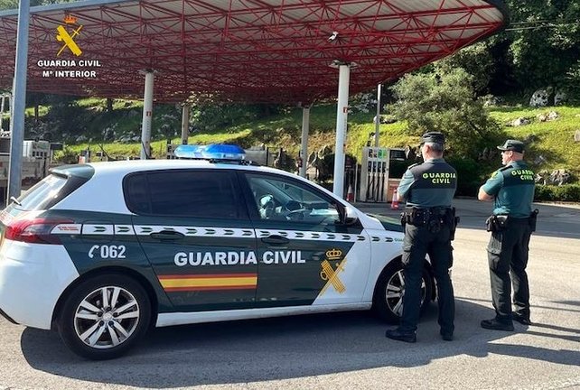 Rdo. Nota De Prensa (La Guardia Civil Detiene A Los Presuntos Autores De 17 Estafas A Una Gasolinera Por Impagos De Repostajes)