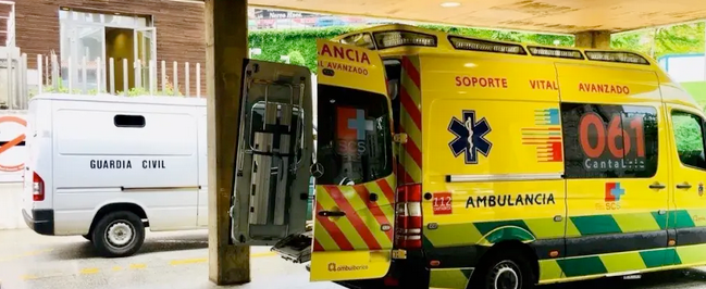 Ambulancia del 061 Cantabria. / SCS